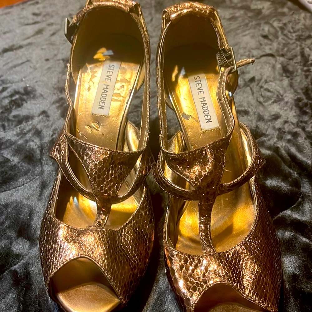 Woman’s Shoes Steve Madden—size  8 1/2.